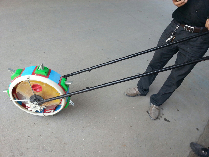 مع Sembradora Manual Vegetables Seeder