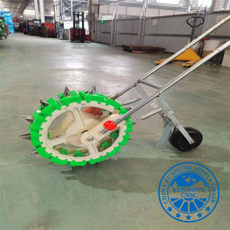 يد الزارع المحمولة لا تدفع حتى البذور