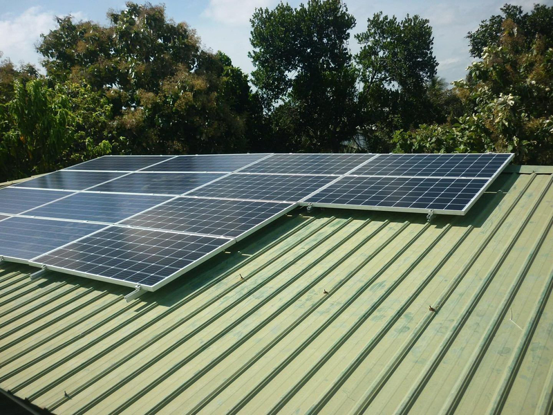 الأسرة 20W-450W أحادي البلورة لجنة الطاقة الشمسية توليد الطاقة الكهروضوئية لوحة شحن لوحة شحن 18V